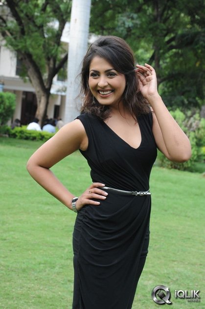 Madhu-Shalini-at-Anukshanam-Movie-Trailer-Launch